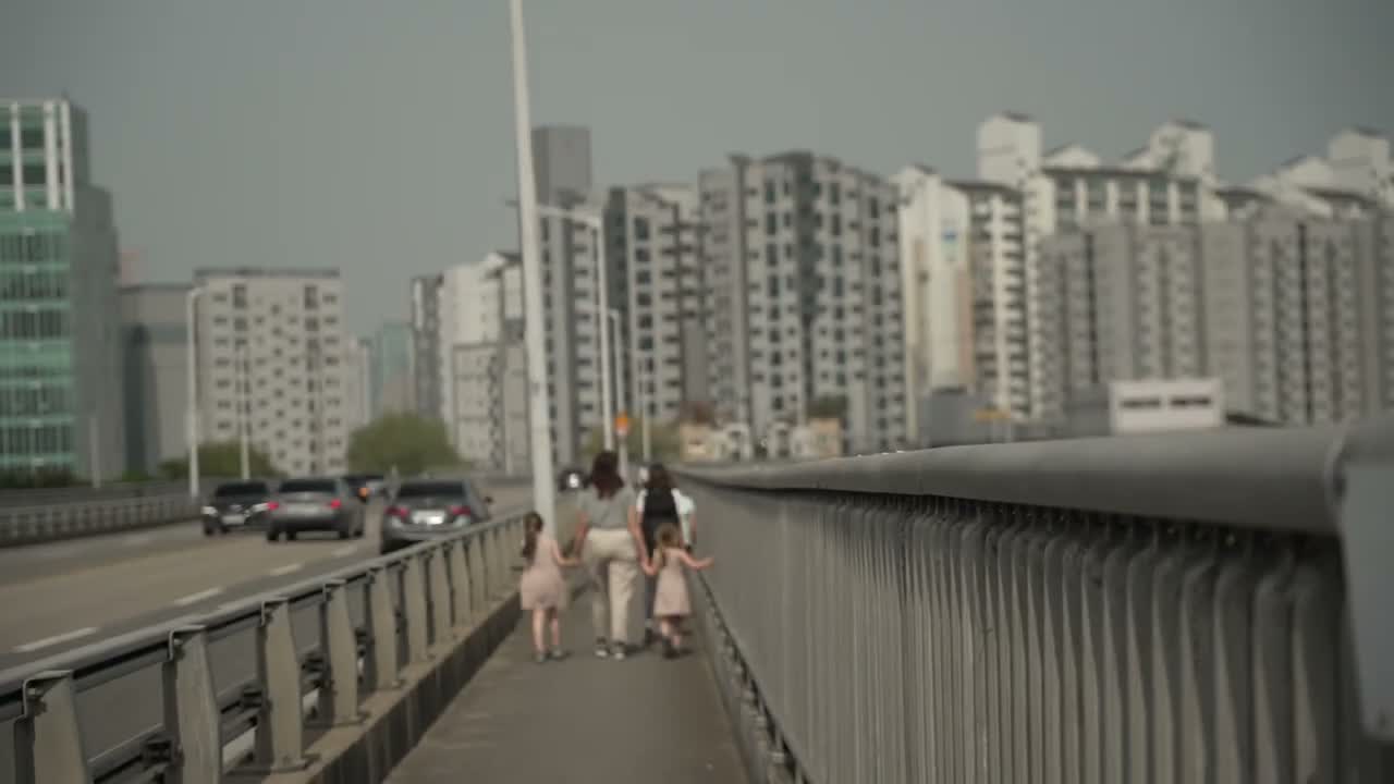 교량 위 보행로