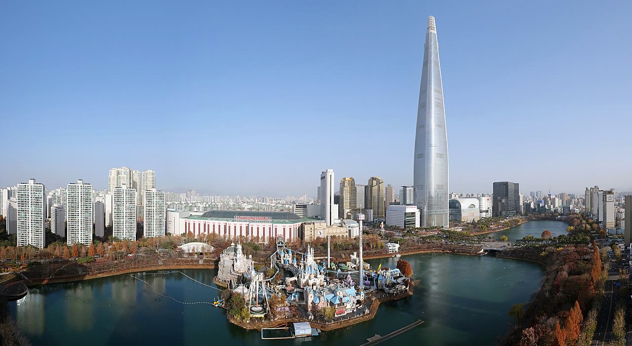 Lotte World day view 5.jpg · 영상과 별도 촬영된 대표 사진